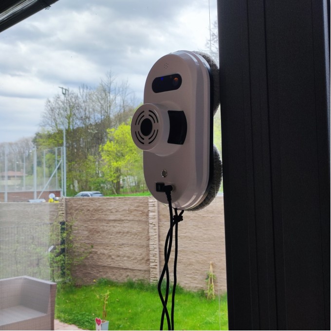 AERIUM VAC100 SMART ablaktisztító robot, fehér